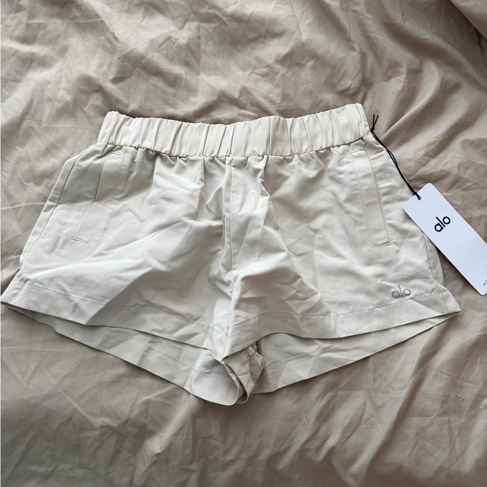 ALO Yoga Women's Light Beige Athletic Shorts